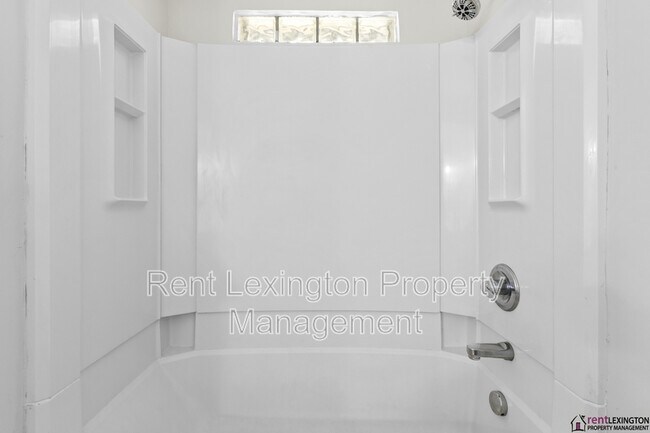 Building Photo - 3330 Tisdale Dr