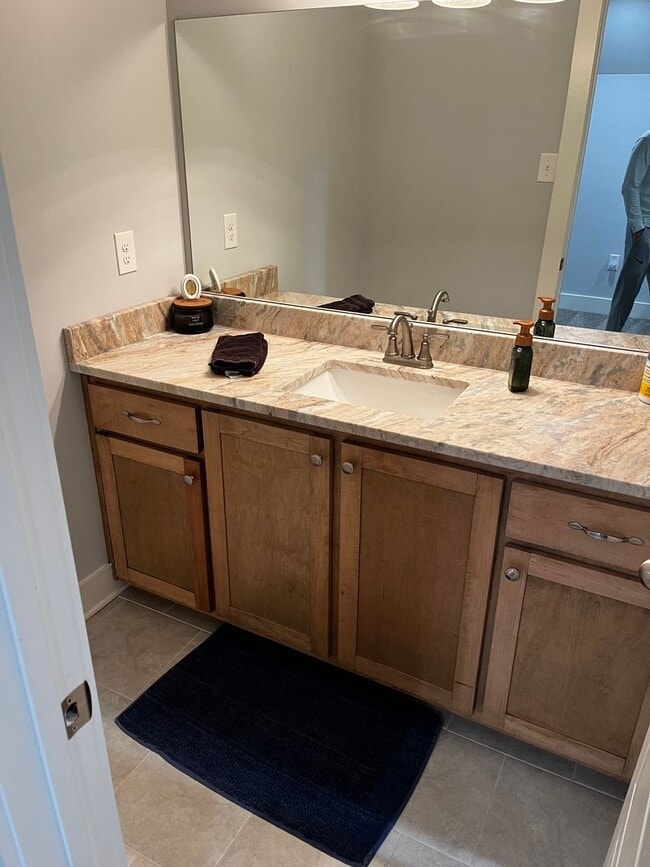 Building Photo - Immaculate Home built in 2022