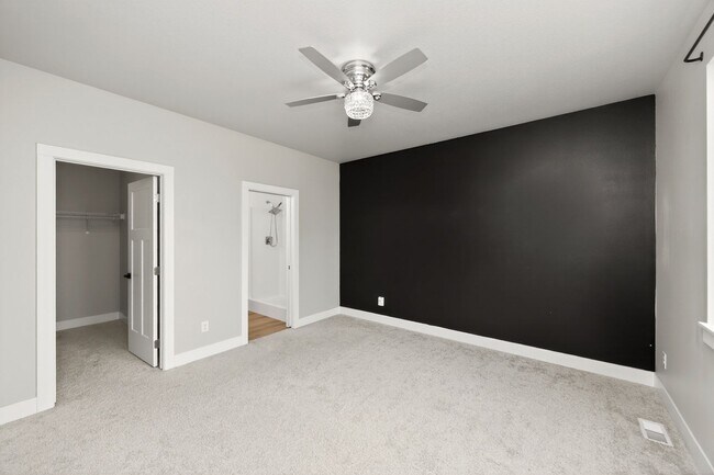 Building Photo - MODERN COMFORT!! 3 Bedroom, 2 Bathroom Home in Ankeny!