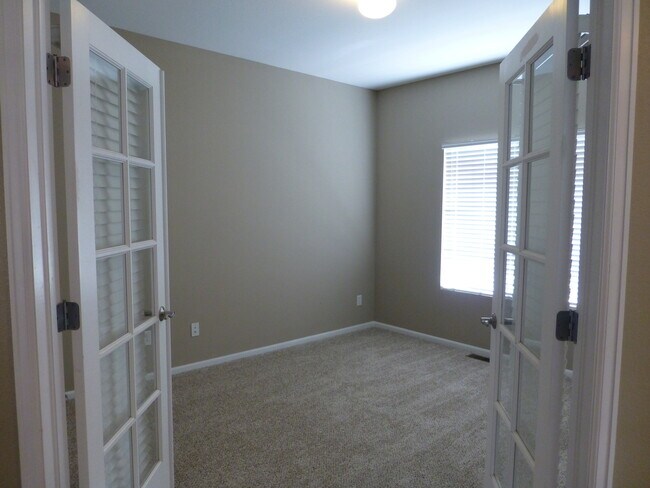 Building Photo - Fantastic 3 bedroom home available in Clar...