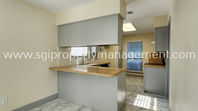 Building Photo - Great 4 bedroom Richardson home