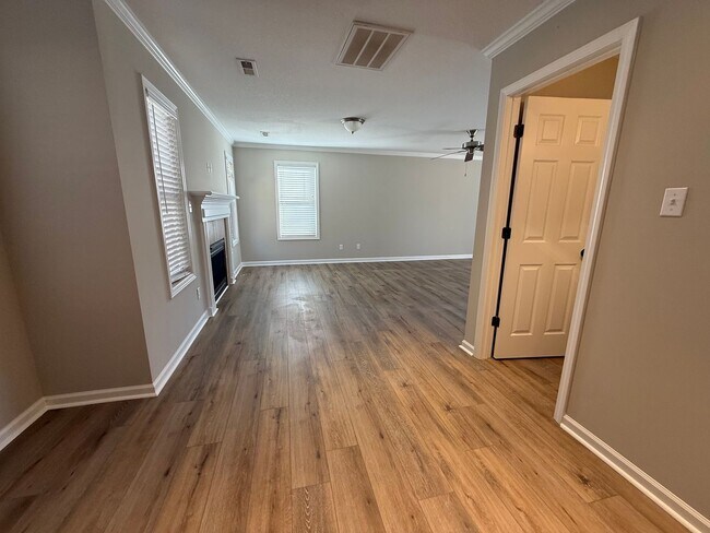 Building Photo - Beautiful Home in West Knoxville