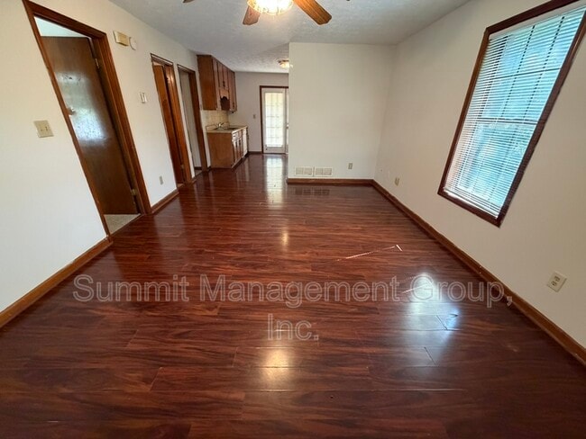 Building Photo - Locust Drive - 988