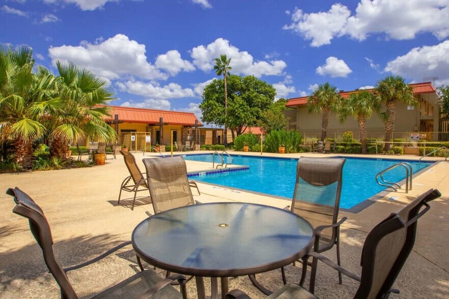 The Palms on Lamar 8600 N Lamar Blvd Austin TX 78753 Apartment Finder