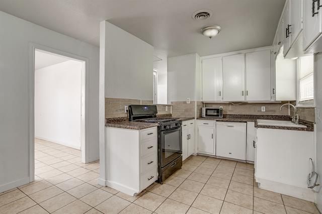 Building Photo - 109 NE Cindy Ln