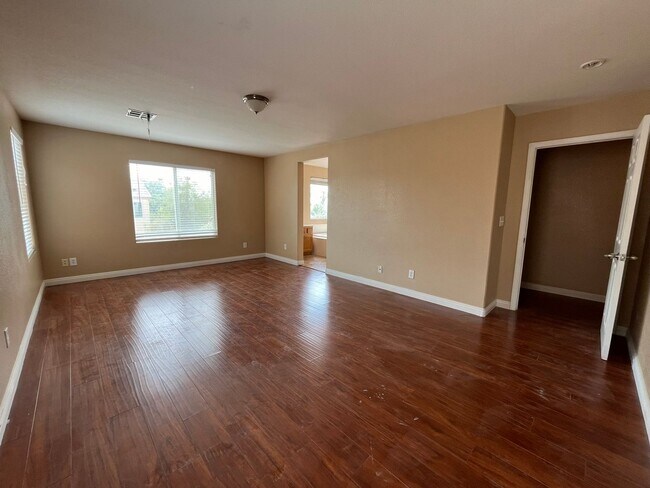 Building Photo - 8988 Winchester Ridge St