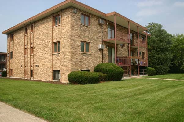 Primary Photo - Grayslake Apartments