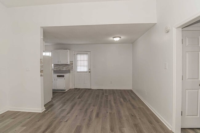 Building Photo - *Cute 3 BR 2 BA Home in Goldsboro* Minutes from SJAFB