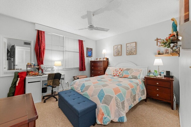 Building Photo - 14527 Bonaire Blvd