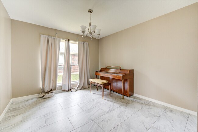 Building Photo - 1411 Township Ct