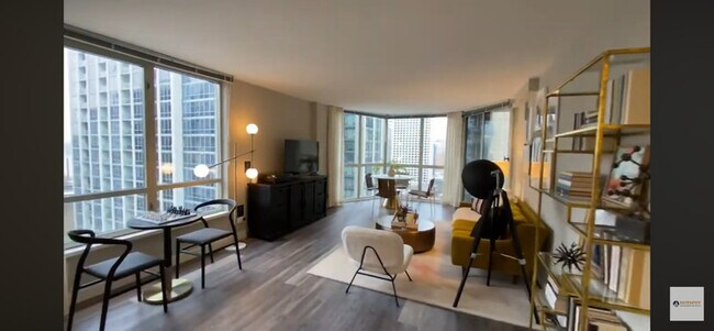 Building Photo - 40 E Delaware Pl
