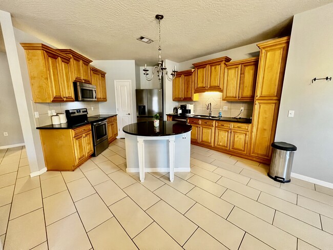 Building Photo - 4596 Hermosa Rd