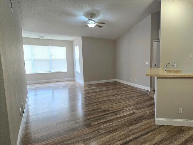 Building Photo - 4630 Commander Dr