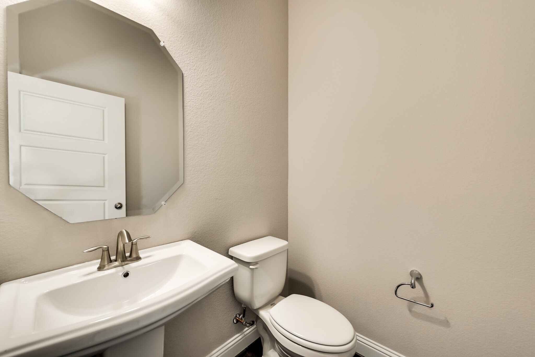 Building Photo - 6716 E Prospect Way