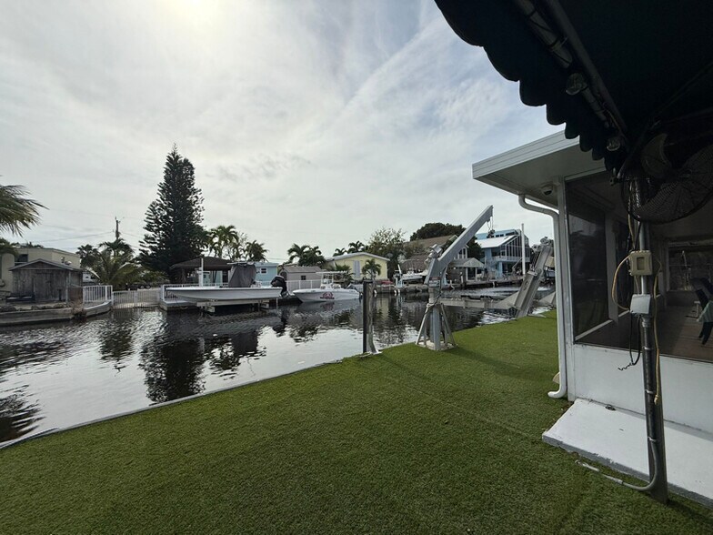 Building Photo - 354 Vaca Rd