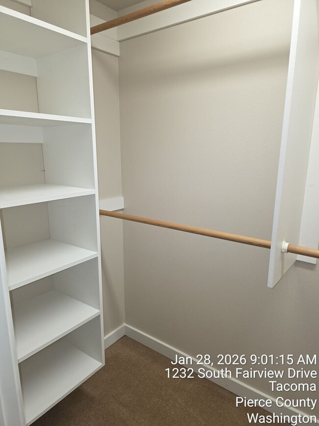 Building Photo - View home North Tacoma - 3 bedroom, 3.5 bathroom, 6 car garage - Available NOW!!!