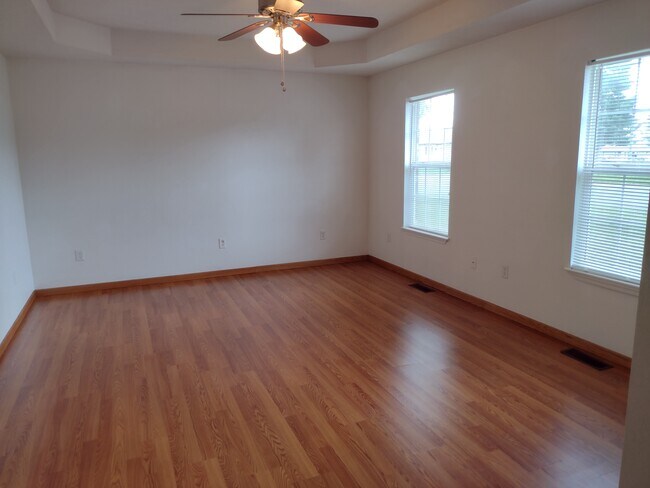 Building Photo - 610 Nelson Dr