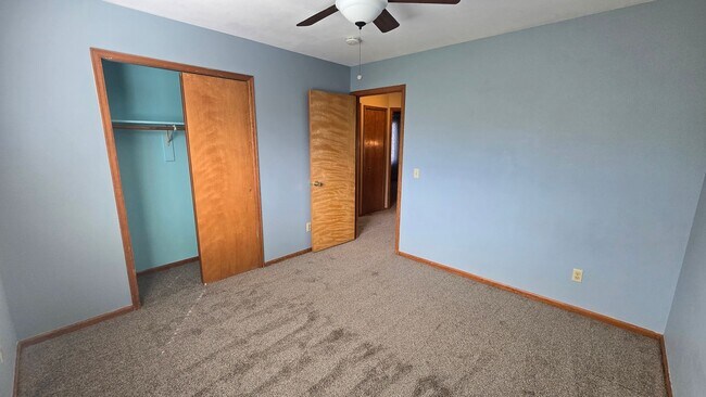 Building Photo - 305 Holbrook St