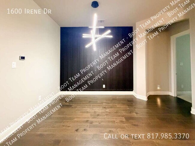 Building Photo - 1600 Irene Dr