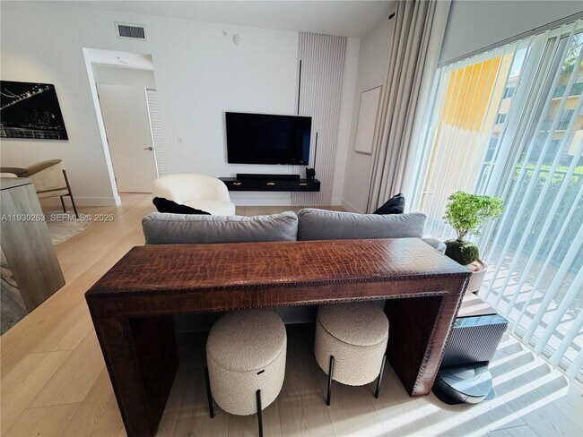 Building Photo - 7320 NW 114th Ave