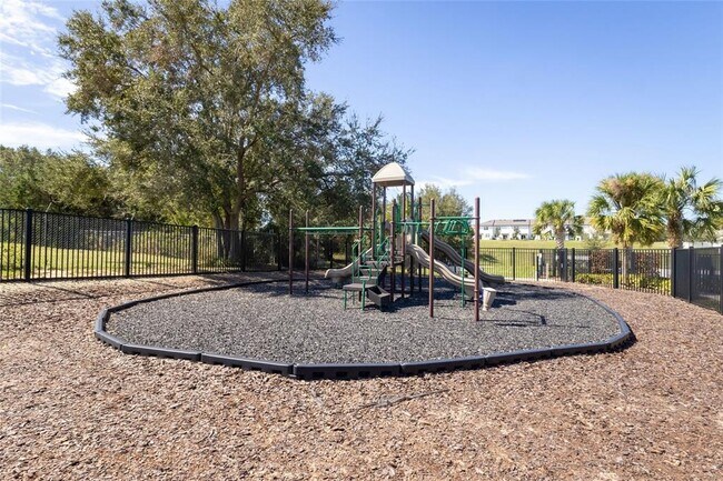 Building Photo - 740 Madison Dr