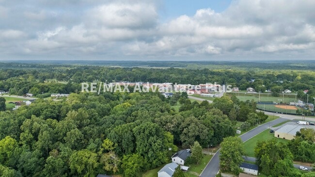 Building Photo - 2-Bedroom Home Walking Distance to Longwood University