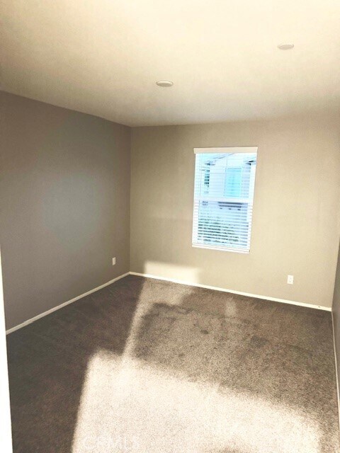 Building Photo - 30485 Village Terrace Dr