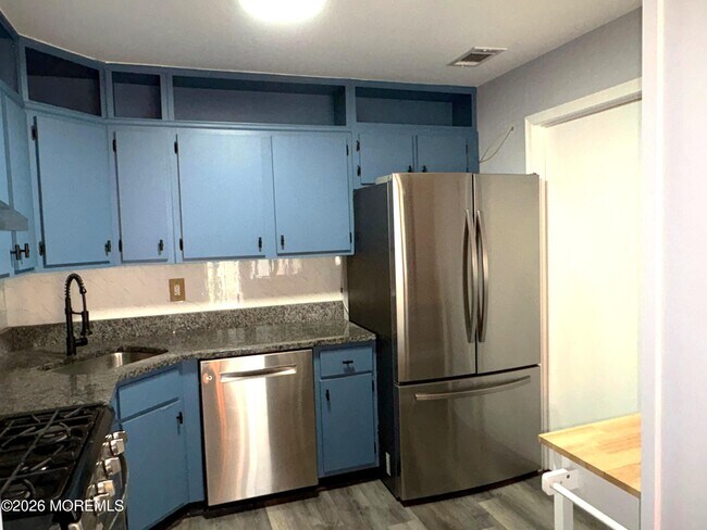 Building Photo - 5-6-6 Atlanta Ct