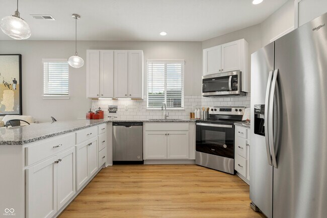 Building Photo - 3845 Stallion St