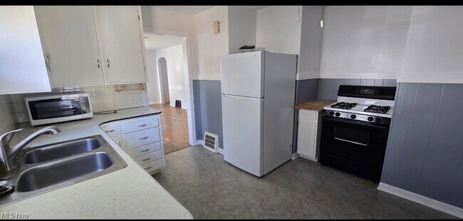 Building Photo - 1710 Madison Ave