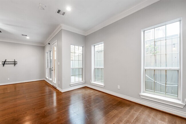 Building Photo - 5950 Kansas St