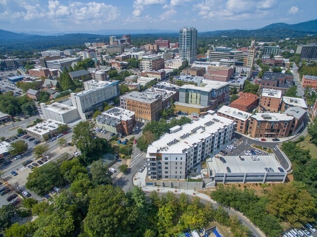 Building Photo - Downtown Asheville Apartment!