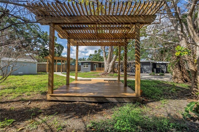 Building Photo - 412 Mira Vista Dr