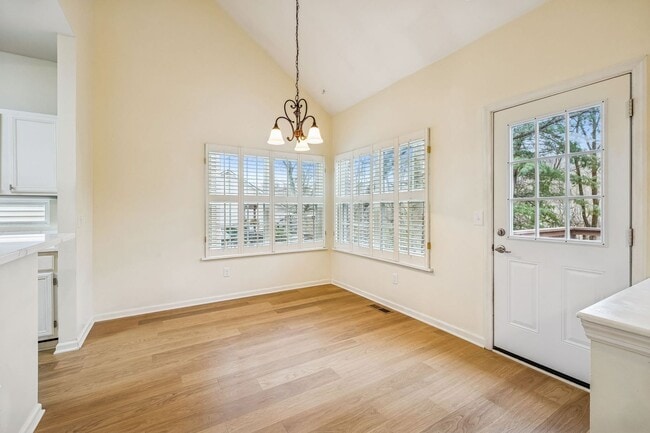 Building Photo - Discover exceptional convenience and comfort