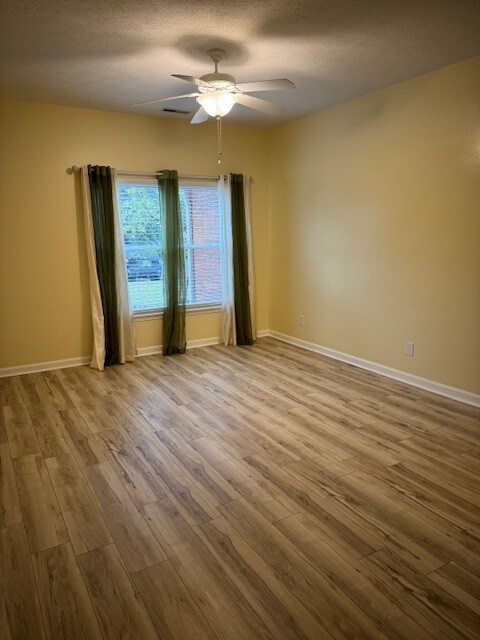 Building Photo - 9415 Magnolia Ridge Dr