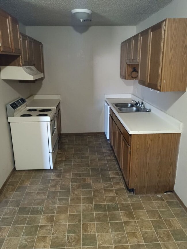 Building Photo - 8404 S Camay Ave