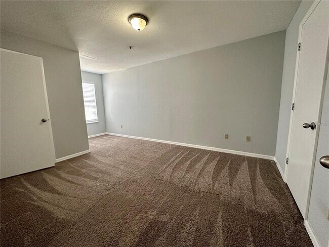 Building Photo - 1606 Columbia Arms Cir