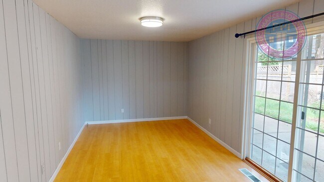 Building Photo - Updated Ranch, Large Fenced Backyard, 1 Pe...