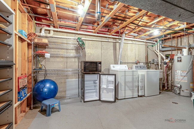 Building Photo - 707 Mallard Ln