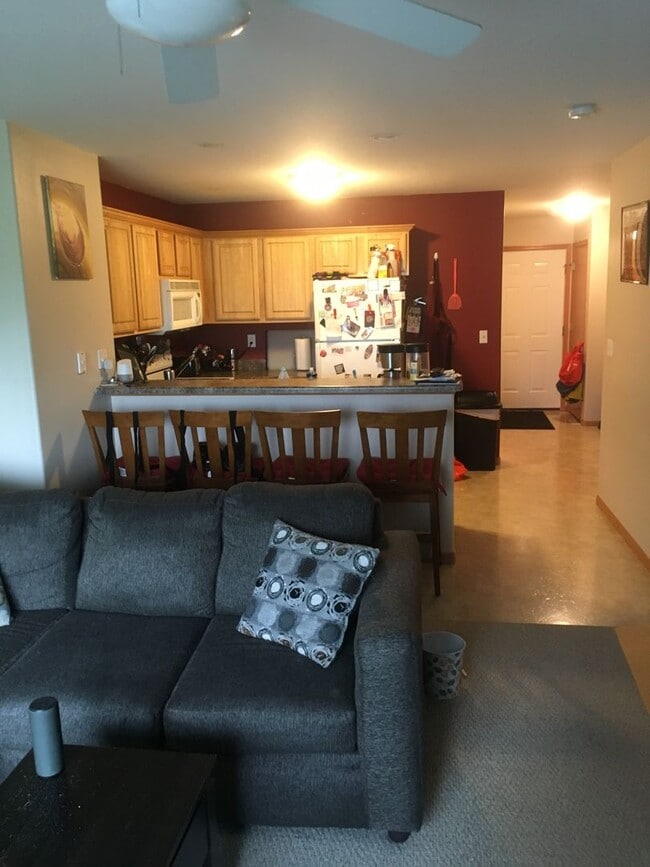 Building Photo - Prairie District Townhouse off Edgewood and HWY 30