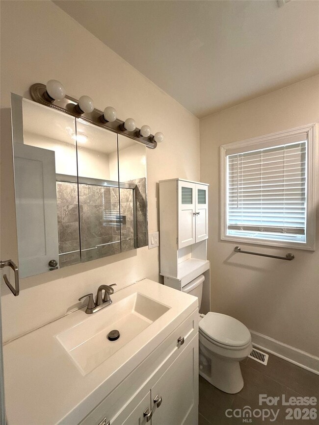 Building Photo - 2520 Brentwood Pl