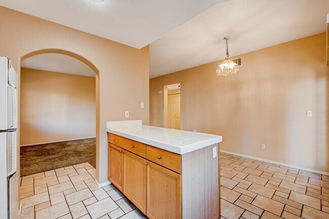 Building Photo - Beautifully Designed 2 Bedroom Condo in North Summerlin!