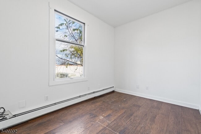 Building Photo - 288 N 6th St