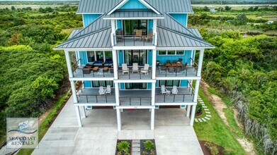 Building Photo - OFF-SEASON MONTHLY RENTAL - IT'S A BIG DILL!!