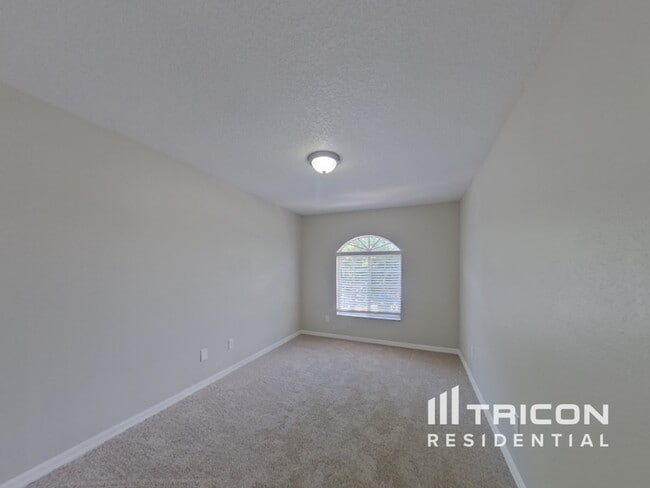 Building Photo - 2036 Portcastle Cir