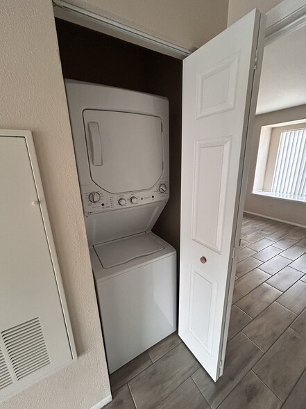 Building Photo - 7300 Pirates Cove Rd