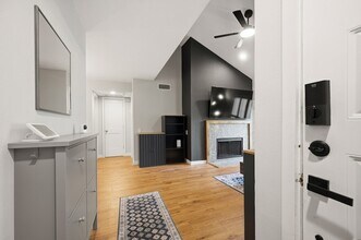 Building Photo - 1860 White Oak Dr