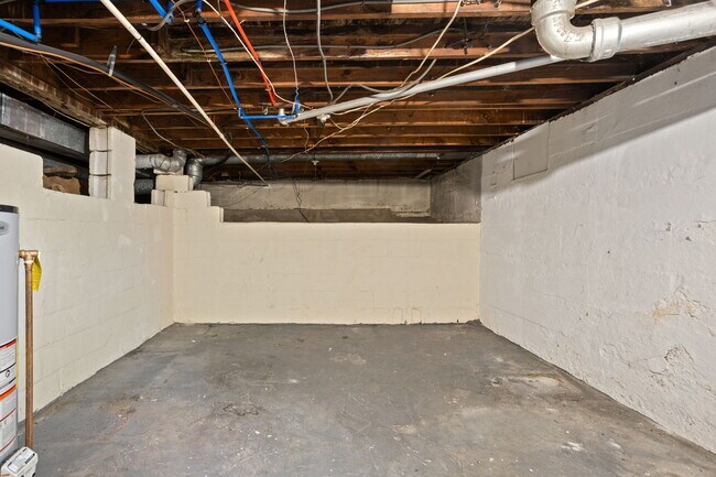 Building Photo - 152 W 52nd St