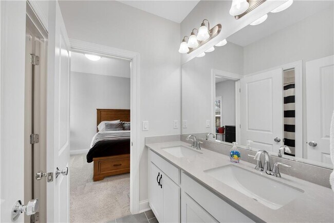 Building Photo - 3192 Bartee Walk