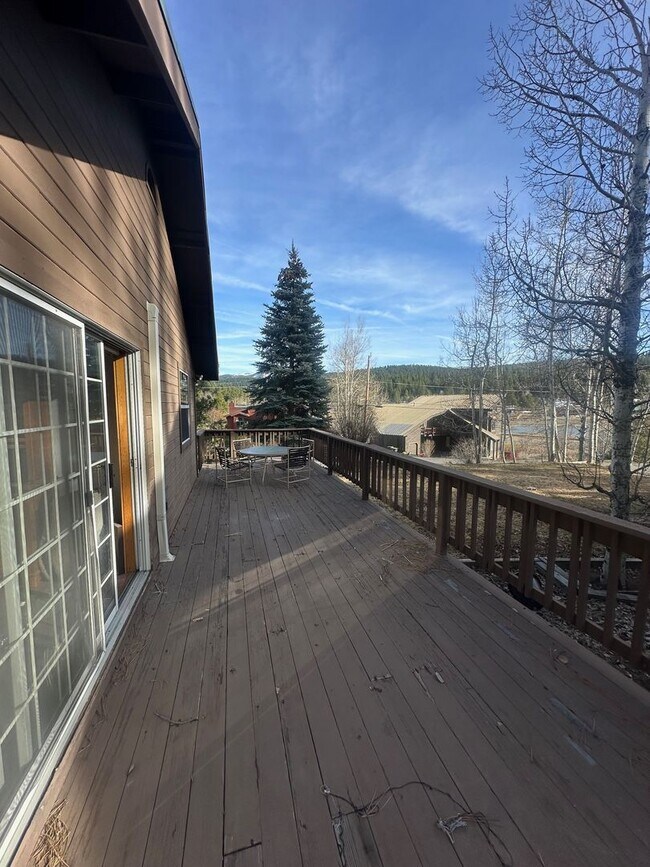 Building Photo - Long Term Glenshire Rental 3 Bed, 2.5 Bath 3 Car Garage